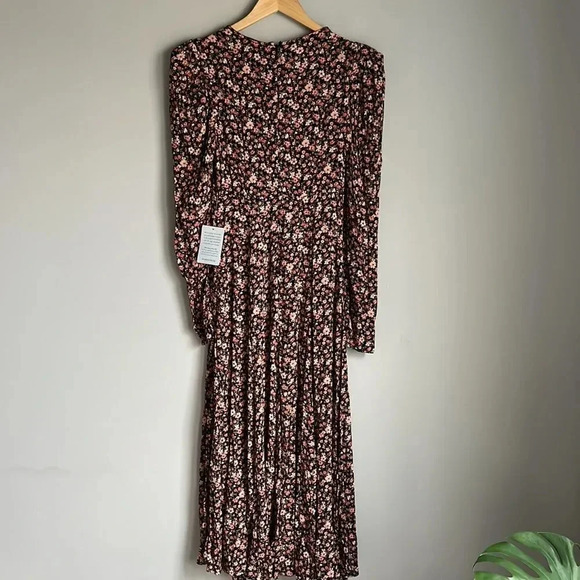 NWT ASTR Covered Button Midi Dress In Black Clay Floral - Picture 4 of 8